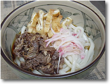 冷うどん牛肉煮添え